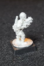 Load image into Gallery viewer, 59-1952: Grenadier Crewman with Grenade Launcher