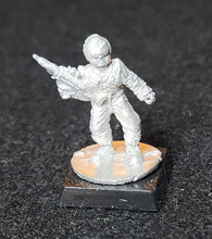 Load image into Gallery viewer, 59-1951: Grenadier Crewman with Assault Rifle