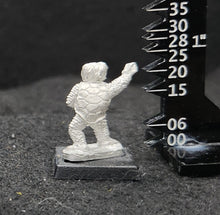 Load image into Gallery viewer, 53-0866: Kappa, Attacking, Right Arm Forward