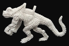 Load image into Gallery viewer, 48-0688: Lizard Mount, Heavy Scales, Rearing