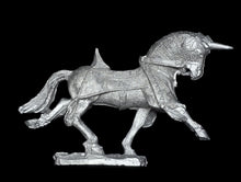 Load image into Gallery viewer, 48-0391: Horse, Armored, F.R. Forward, Head Spike
