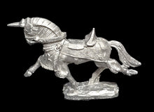 Load image into Gallery viewer, 48-0391: Horse, Armored, F.R. Forward, Head Spike