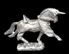 Load image into Gallery viewer, 48-0391: Horse, Armored, F.R. Forward, Head Spike
