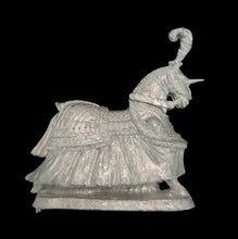 Load image into Gallery viewer, 48-0510: Heavy Elven Warhorse - Plate, Caparison, and Plume