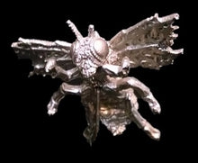 Load image into Gallery viewer, 48-0622: Giant Fly, Saddled