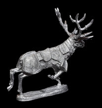 Load image into Gallery viewer, 48-0637: Great Stag, Armored, Right Leg Raised
