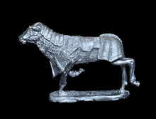 Load image into Gallery viewer, 48-0637: Great Stag, Armored, Right Leg Raised