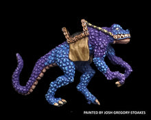 Load image into Gallery viewer, 48-0688: Lizard Mount, Heavy Scales, Rearing