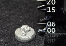 Load image into Gallery viewer, 49-9670: Skull on Small Base