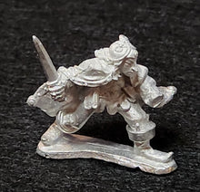 Load image into Gallery viewer, 50-0030:  Elf Ranger, Sword Back, Dagger Forward