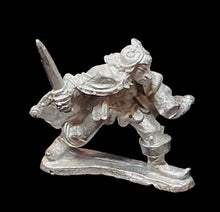 Load image into Gallery viewer, 50-0030:  Elf Ranger, Sword Back, Dagger Forward