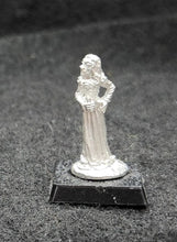 Load image into Gallery viewer, 50-0075:  Elf Assassin, Holding Poison