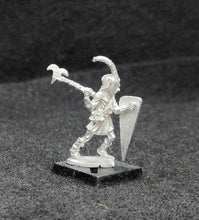 Load image into Gallery viewer, 50-0083:  Elf Adventurer with Axe