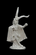 Load image into Gallery viewer, 50-0090:  Elf Spellcaster, Cloaked, with Headdress