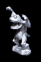 Load image into Gallery viewer, 50-0687: Amphibian Warlord, Attacking