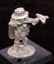 Load image into Gallery viewer, 50-0161: Dwarf Crossbowman I