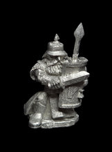 Load image into Gallery viewer, 50-2402: Dwarf Spearman with Sword