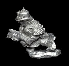 Load image into Gallery viewer, 50-2431: Dwarf Crossbowman, Aiming