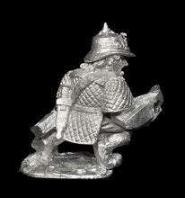 Load image into Gallery viewer, 50-2431: Dwarf Crossbowman, Aiming