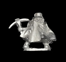 Load image into Gallery viewer, 50-2433: Dwarf Crossbowman in Reserve, Cloaked