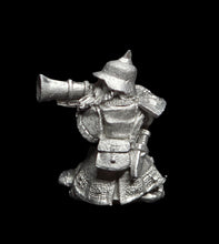 Load image into Gallery viewer, 50-2441: Dwarf Hand Gunner, Aiming