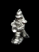 Load image into Gallery viewer, 50-2442: Dwarf Hand Gunner, At Ready