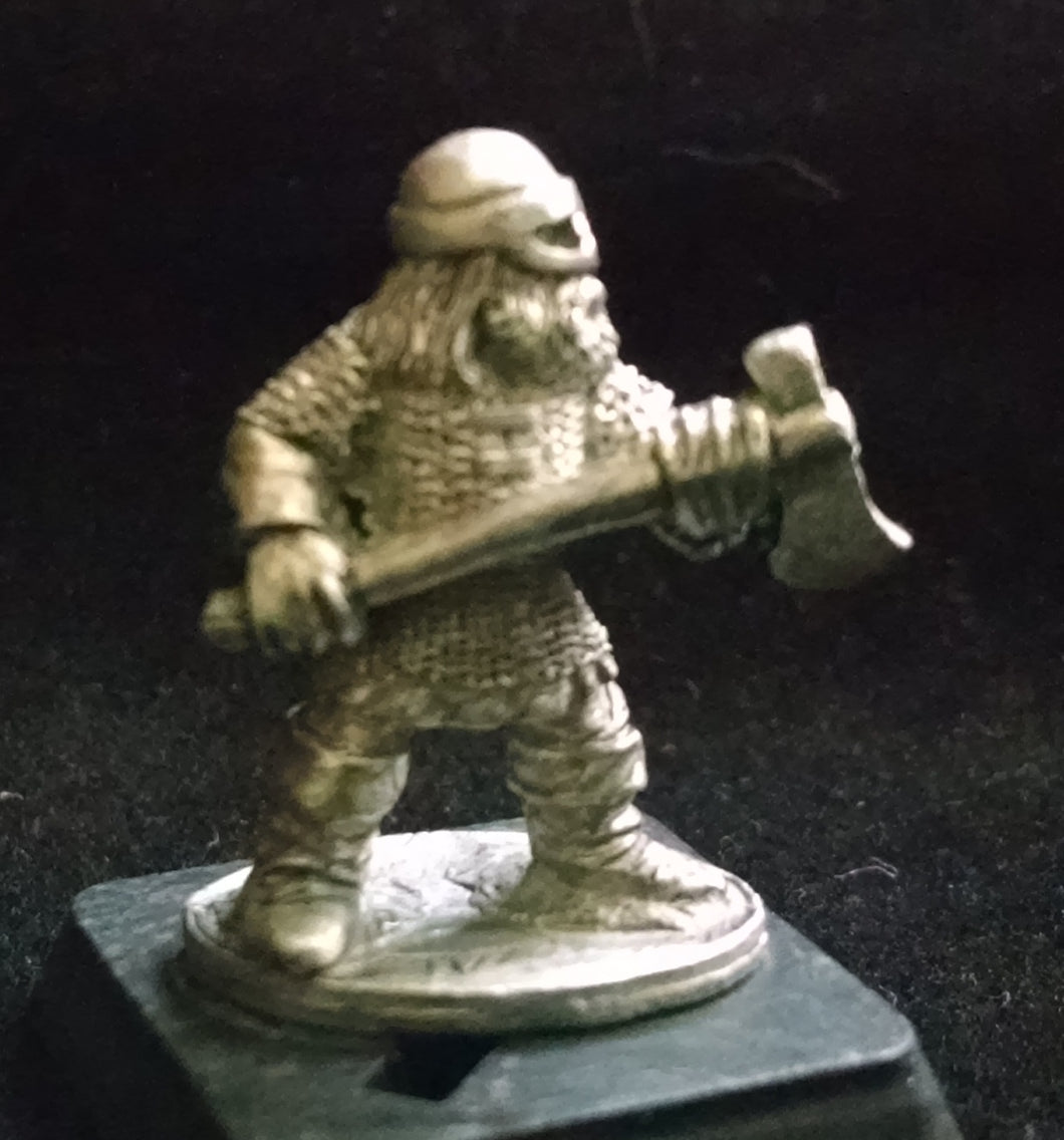 50-2921:  Armored Gnome with Great Axe and Helmet