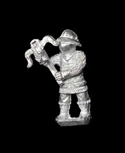 Load image into Gallery viewer, 50-2945: Armored Gnome Crossbowman