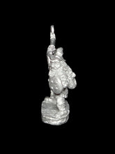 Load image into Gallery viewer, 50-2952: Gnome Adventurer Axeman
