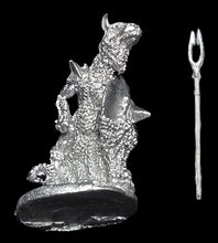 Load image into Gallery viewer, 50-6501: Reptiliad Skirmisher, Armored, At Ready, with Round Shield