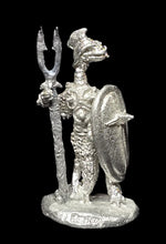 Load image into Gallery viewer, 50-6502: Reptiliad Skirmisher, Armored, In Reserve, with Kite Shield