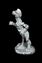 Load image into Gallery viewer, 50-6503: Reptiliad Skirmisher, Armored, In Reserve, without Shield