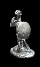 Load image into Gallery viewer, 50-6505: Reptiliad Skirmisher, In Reserve, Smooth Round Shield