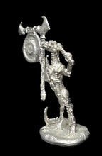 Load image into Gallery viewer, 50-6513: Reptiliad Musician with Gong