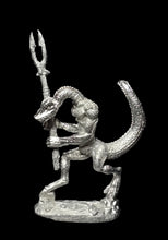 Load image into Gallery viewer, 50-6523: Reptiliad Warrior, Unarmored, Two Handed Weapon, Advancing, Tail Up