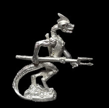 Load image into Gallery viewer, 50-6536: Reptiliad Heavy Infantry Advancing, Shield Arm Forward