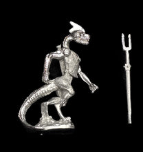 Load image into Gallery viewer, 50-6536: Reptiliad Heavy Infantry Advancing, Shield Arm Forward