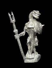 Load image into Gallery viewer, 50-6539: Reptiliad Heavy Infantry, In Reserve, Round Shield