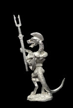 Load image into Gallery viewer, 50-6540: Reptiliad Heavy Infantry, In Reserve, Heater Shield