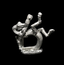 Load image into Gallery viewer, 50-6556: Reptiliad Berserker Attacking with Feet