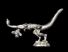 Load image into Gallery viewer, 50-6559: Reptiliad Berserker Pushing Forward
