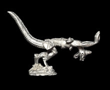 Load image into Gallery viewer, 50-6559: Reptiliad Berserker Pushing Forward