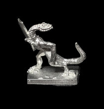 Load image into Gallery viewer, 50-6567: Reptiliad Crewman with Sword