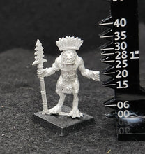 Load image into Gallery viewer, 50-6807: Tenoch Spearman, In Reserve, Feathered Helmet