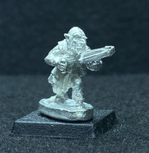 Load image into Gallery viewer, 51-1426: Goblin Raider Crossbowman, Advancing