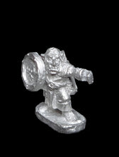 Load image into Gallery viewer, 51-1452: Goblin Raider Standard Bearer