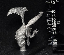 Load image into Gallery viewer, 51-7853: Mi-Go with Mist Projector, Perched