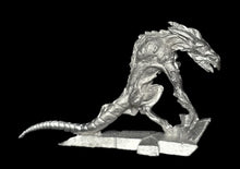 Load image into Gallery viewer, 51-7862: Hound of Tindalos, At Ready