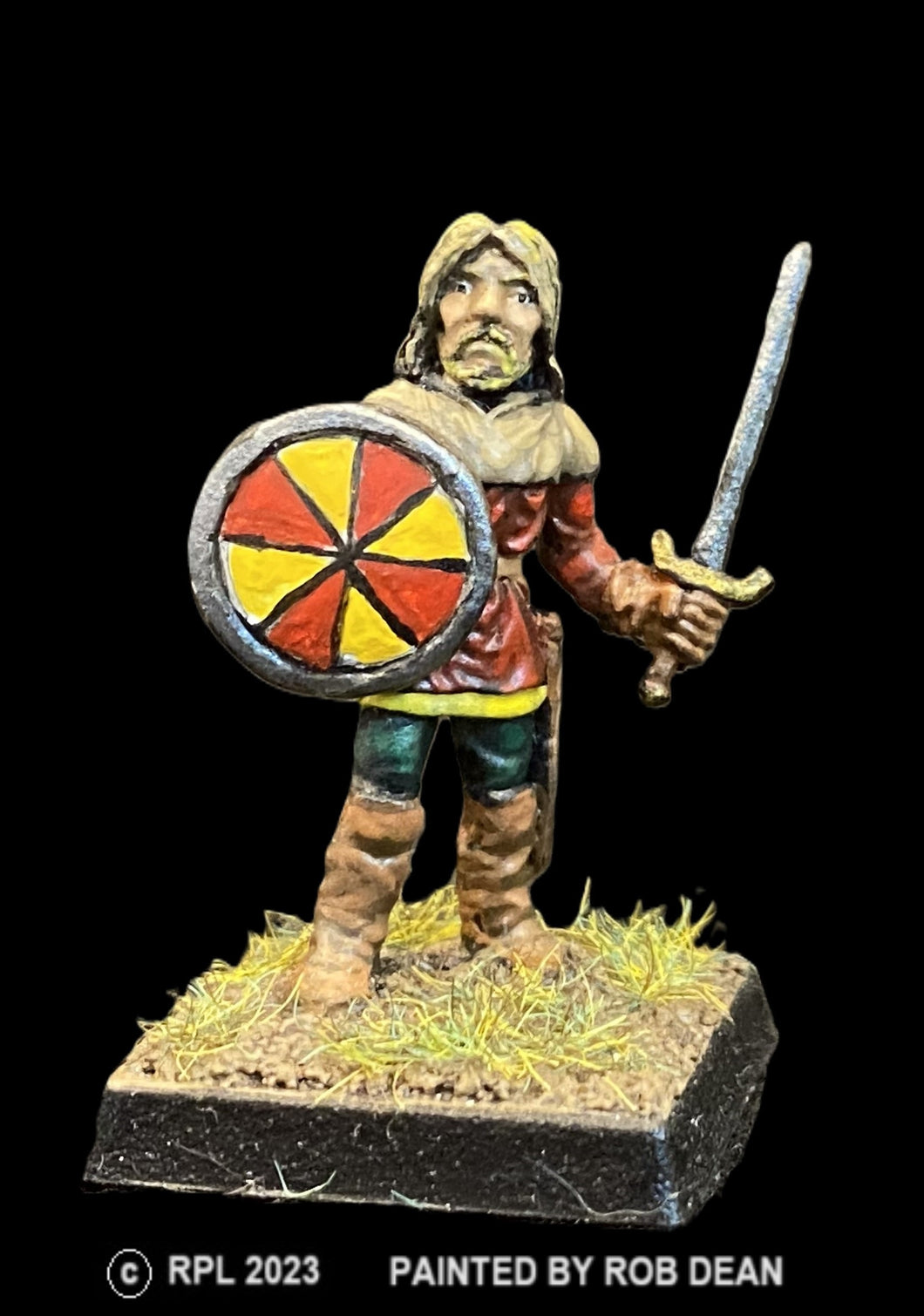 52-0005:  Adventurer with Sword and Round Shield V