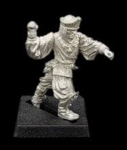 Load image into Gallery viewer, 52-0585:  Sorcerer, Attacking